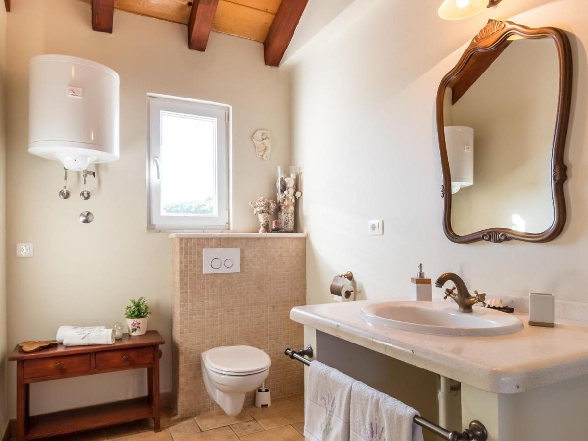 Luxurious Villa In Selca With Pool Bagian luar foto